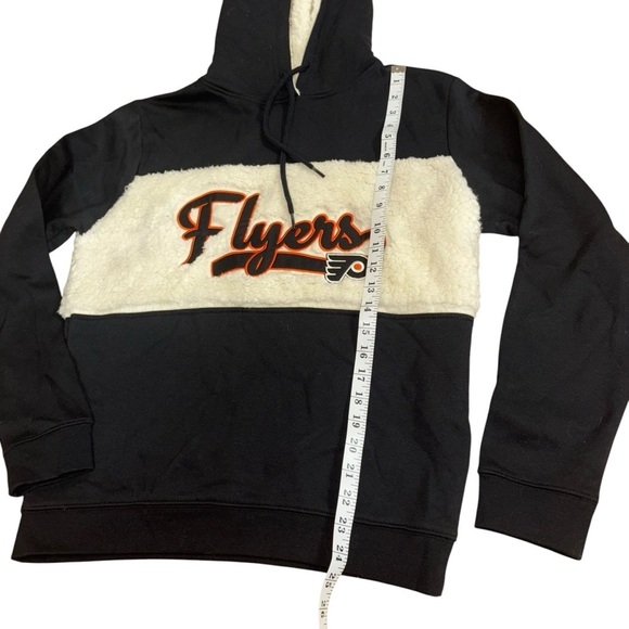 NWT Philadelphia Flyers NHL Hockey Fleece Hoodie Women’s M Sports Jersey Warm - Picture 7 of 13